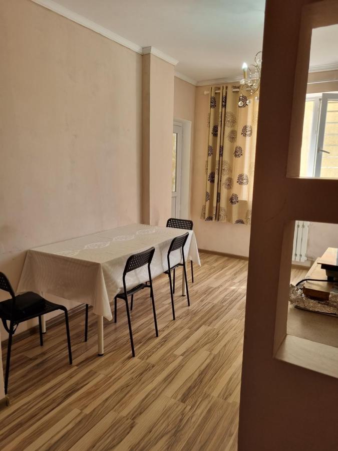 Diplomat Apartments Бишкек Экстерьер фото